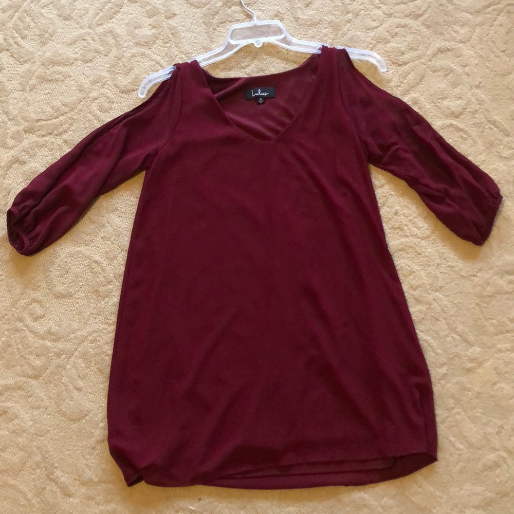 Lulus never worn dress. Open long sleeves.